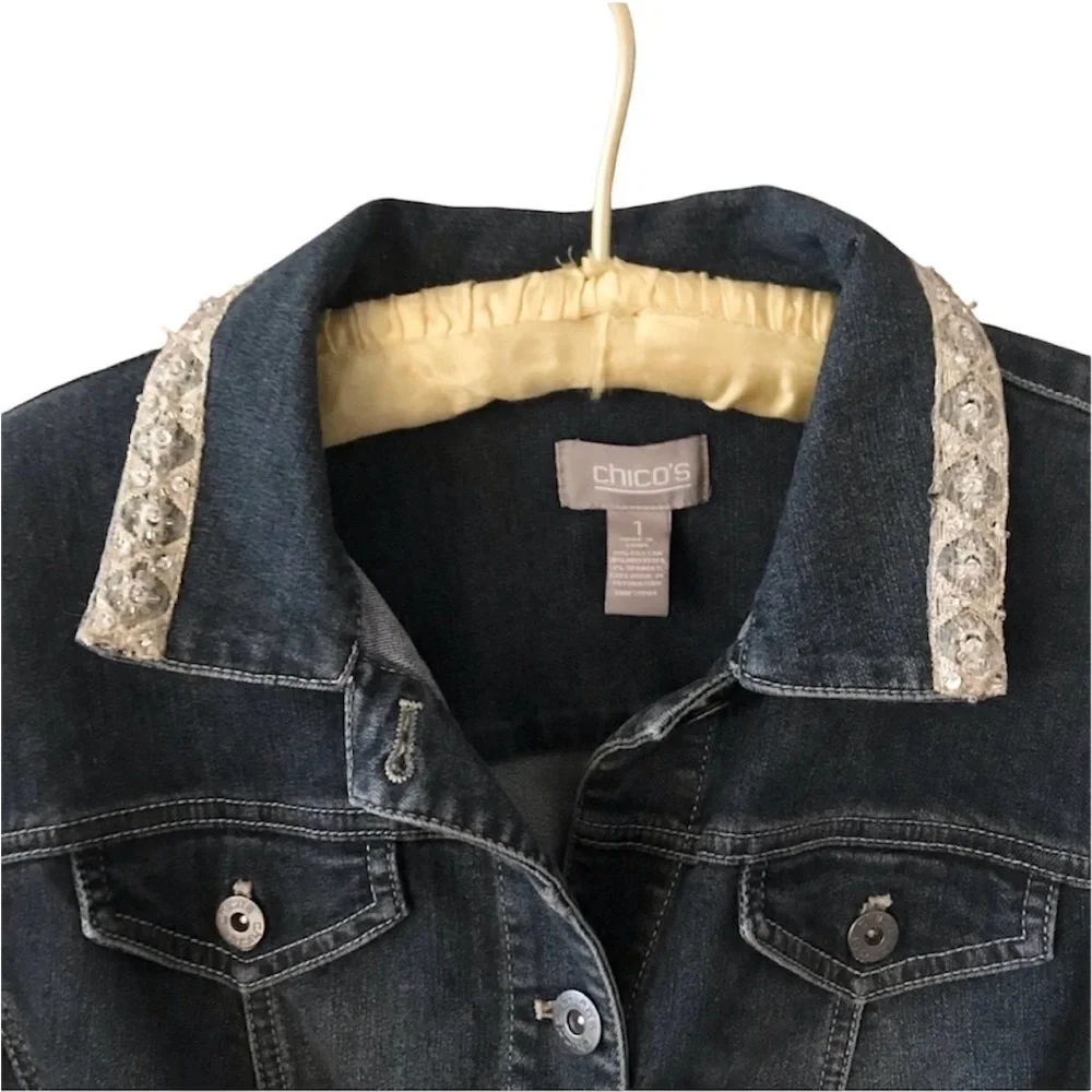 Chico’s Denim Jean Denim Jacket with Embellished Collar Chico Size 1 or size 8 - Picture 4 of 7